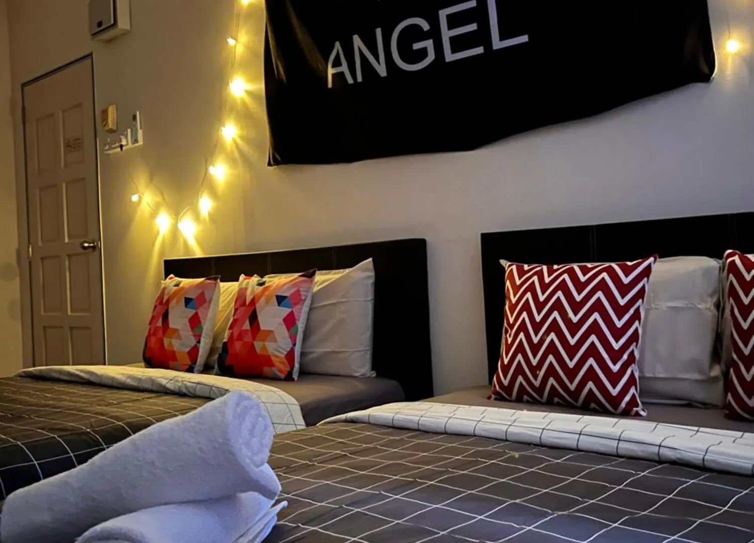 Room2#Ig Theme Bargainous#Shared Bathroom#4Pax#2Min Kek Lok Si Ayer Itam Hostel